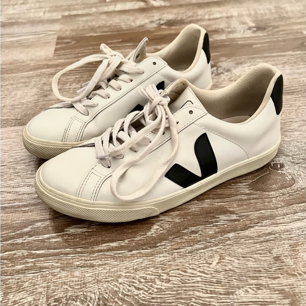VEJA Women’s Esplar Sneaker